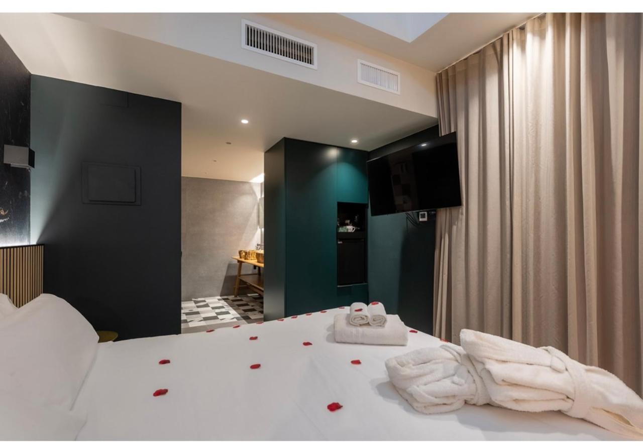 Lo Hotel Del Poblet เอลโปเบลโนว เดล เดลตา ภายนอก รูปภาพ