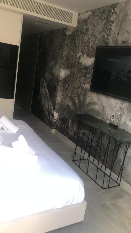 Lo Hotel Del Poblet เอลโปเบลโนว เดล เดลตา ภายนอก รูปภาพ